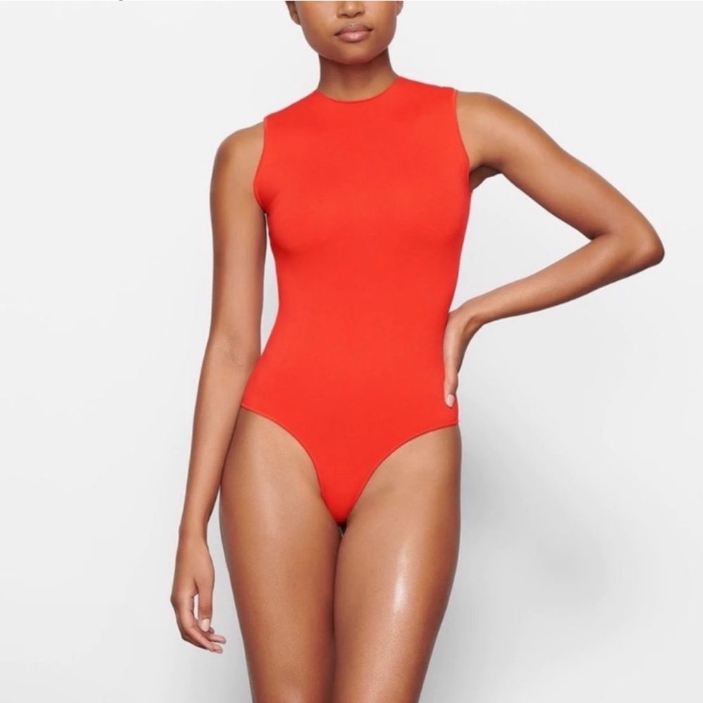 NWT SKIMS JELLY SHEER BODYSUIT IN POPPY - SIZE S